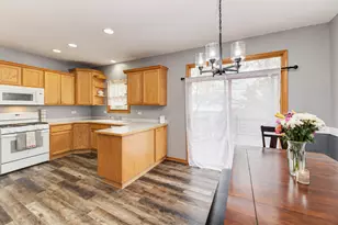 8810 W 84th Pl, Justice, IL 60458 - Photo 6