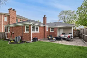 741 N Lincoln Ave, Park Ridge, IL 60068 - Photo 2