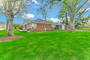 343 Osage St, Park Forest, IL 60466 - Photo 2