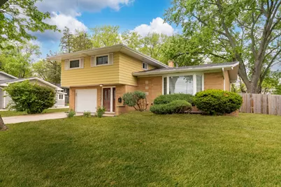 9 Sycamore Drive, Naperville, IL 60540 - Photo 1