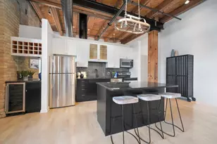 1872 N Clybourn Ave, Chicago, IL 60614 - Photo 2