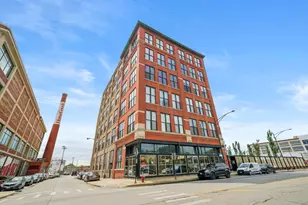 1872 N Clybourn Ave, Chicago, IL 60614 - Photo 1