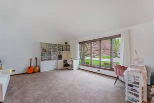 6486 Hanover Ct, Lisle, IL 60532 - Photo 4
