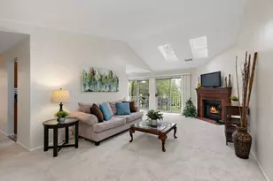 2838 Meadow Ln, Schaumburg, IL 60193 - Photo 2