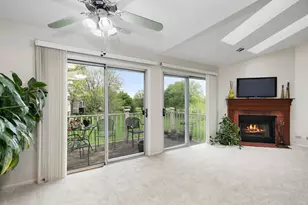 2838 Meadow Ln, Schaumburg, IL 60193 - Photo 6