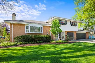 527 Cumnor Ct, Deerfield, IL 60015 - Photo 2