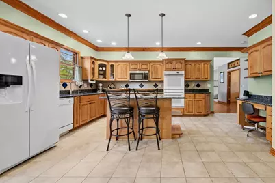 18854 S Palomino Court, Shorewood, IL 60404 - Photo 10