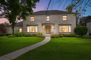 6657 N Le Mai Ave, Lincolnwood, IL 60712 - Photo 2
