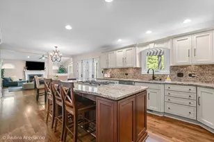 675 Oak St, Roselle, IL 60172 - Photo 12