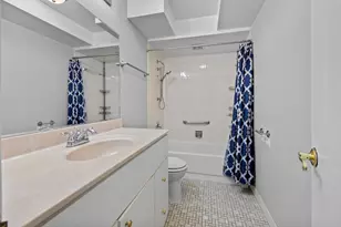 375 Plum Creek Dr, Wheeling, IL 60090 - Photo 2