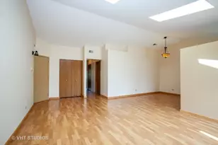 1517 Commodore Ct, Schaumburg, IL 60193 - Photo 4