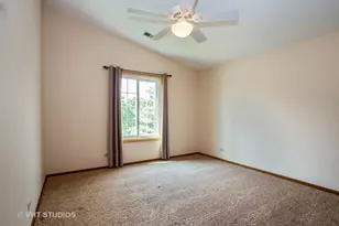 1517 Commodore Ct, Schaumburg, IL 60193 - Photo 12