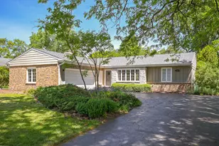 456 Fairview Ave, Glen Ellyn, IL 60137 - Photo 1