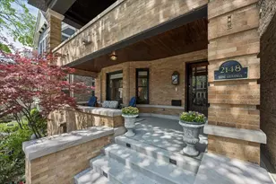 2148 W Giddings St, Chicago, IL 60625 - Photo 2