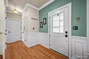 137 Oak Ave, Wood Dale, IL 60191 - Photo 2
