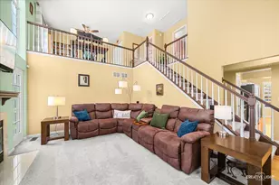 36 Townsend Cir, Naperville, IL 60565 - Photo 4