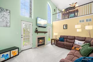 36 Townsend Cir, Naperville, IL 60565 - Photo 6