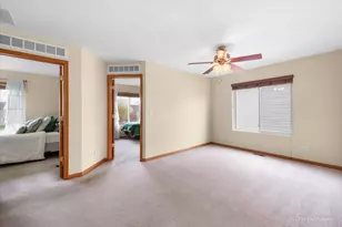 987 Valley Stream Dr, Pingree Grove, IL 60140 - Photo 22