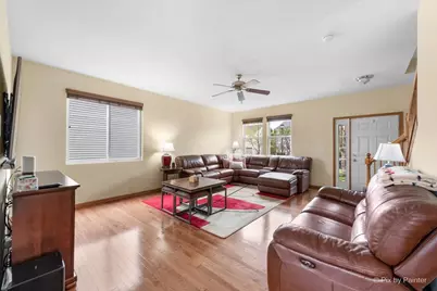 987 Valley Stream Drive, Pingree Grove, IL 60140 - Photo 4