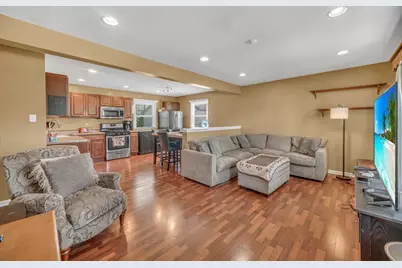 137 Birchwood Road, Carpentersville, IL 60110 - Photo 4