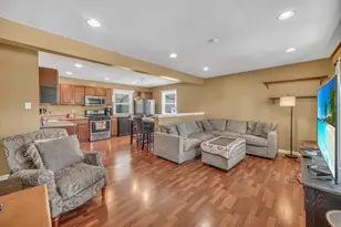 137 Birchwood Rd, Carpentersville, IL 60110 - Photo 4