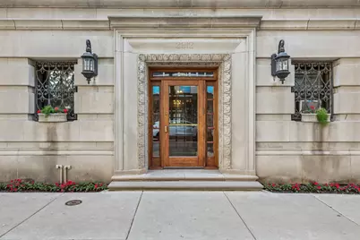 2912 N Commonwealth Avenue #7D, Chicago, IL 60657 - Photo 2
