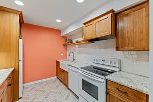 417 Verde Dr, Schaumburg, IL 60173 - Photo 2