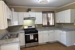 425 Neosho St, Park Forest, IL 60466 - Photo 2