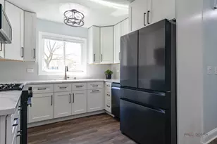 425 Somerset Ct, Algonquin, IL 60102 - Photo 8
