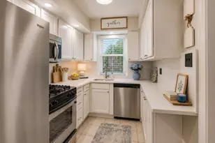 11000 S Trumbull Ave, Chicago, IL 60655 - Photo 8
