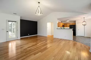 609 Arbor Cir, Lakemoor, IL 60051 - Photo 10