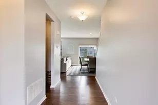 735 Glenwood Dr, South Elgin, IL 60177 - Photo 2