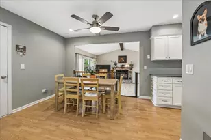 39 Boxwood Ln, Cary, IL 60013 - Photo 4