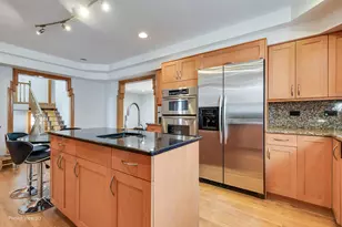 9021 Keeler Ave, Skokie, IL 60076 - Photo 4