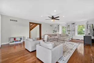 28364 N Lakeview Cir, McHenry, IL 60051 - Photo 4