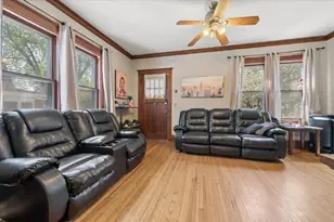 362 Evans Ave, Aurora, IL 60505 - Photo 6