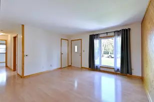 377 E Montana Ave, Glendale Heights, IL 60139 - Photo 4