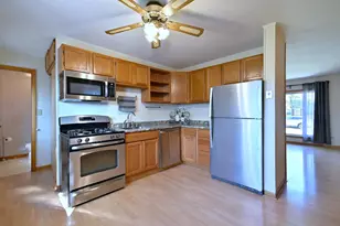 377 E Montana Ave, Glendale Heights, IL 60139 - Photo 8