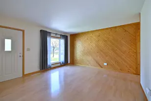 377 E Montana Ave, Glendale Heights, IL 60139 - Photo 6