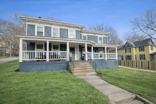 402 S Ottawa Ave, Dixon, IL 61021 - Photo 2