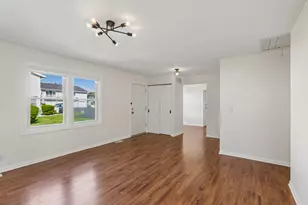 309 Northwestern Ct, Bloomingdale, IL 60108 - Photo 2