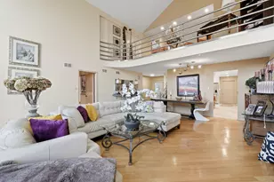 9081 Del Prado Dr, Palos Hills, IL 60465 - Photo 6