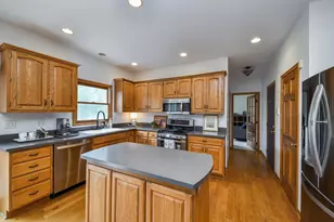 635 Samantha Cir, Geneva, IL 60134 - Photo 6