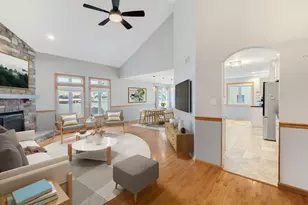 125 N Hamilton Dr, Grant Park, IL 60940 - Photo 2