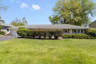 205 Oak Ave, Westmont, IL 60559 - Photo 2