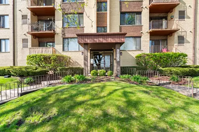 5800 W 105th Street #1C, Oak Lawn, IL 60453 - Photo 1