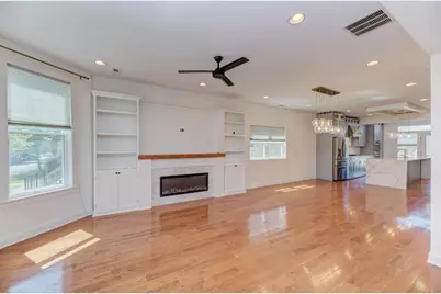 2838 N Hamlin Avenue, Chicago, IL 60618 - Photo 6