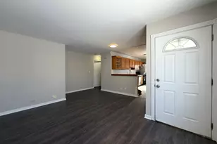 155 W Wayne Pl, Wheeling, IL 60090 - Photo 6