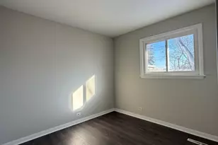 155 W Wayne Pl, Wheeling, IL 60090 - Photo 12