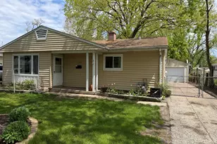 155 W Wayne Pl, Wheeling, IL 60090 - Photo 2